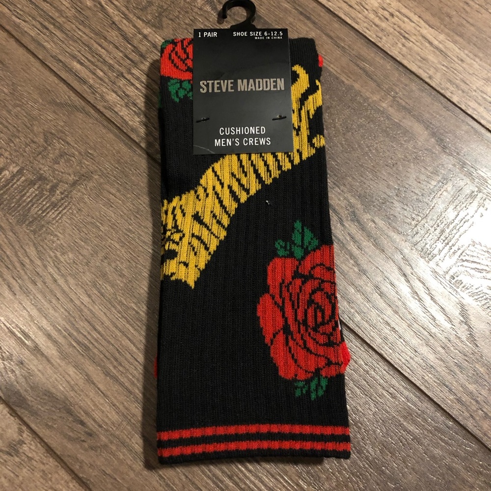 (SALE 🚨) Tiger Rose Socks Steve Madden
